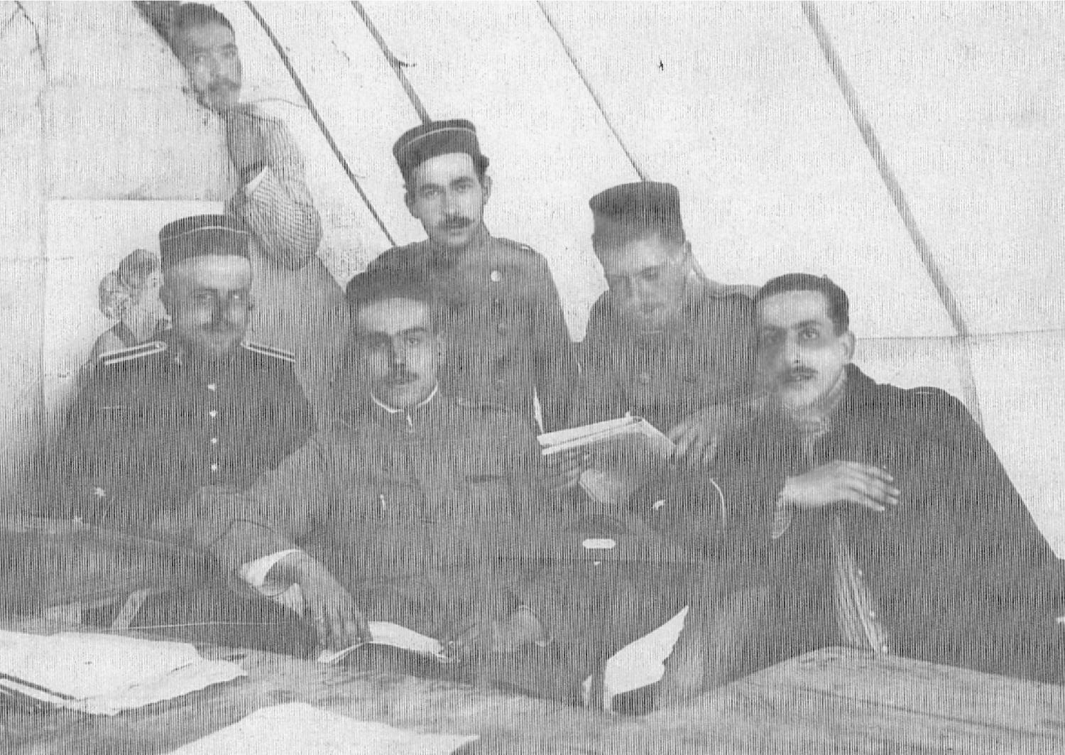 Abuelito, rechts aussen, während dem Krieg in Marokko, um 1909